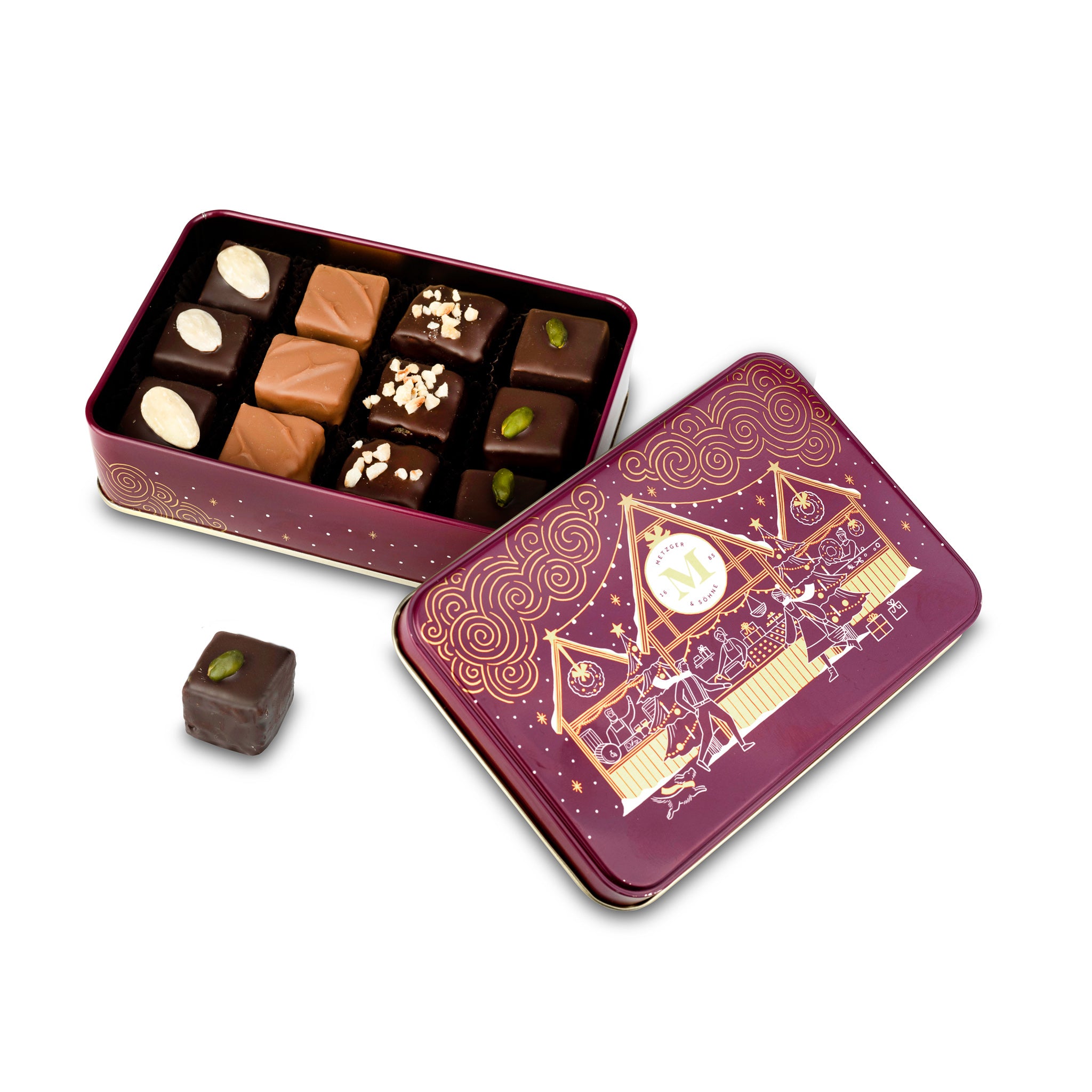 Christmas tin in bordeaux red with Viennese market design filled with 12 delicious Lebkuchen pralines: popular types such as juicy almond marzipan, fruity aranzini, hazelnut-raisin and other fruity or nutty variations.
