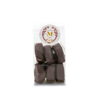 Juicy Lebkuchen bites with a rich mix of fried fruits and nuts, encased in high quality dark chocolate. The high quality chocolate couvertures enchant with an intense chocolate taste, perfectly complimenting our Lebkuchen and fillings. A true Christmas staple.